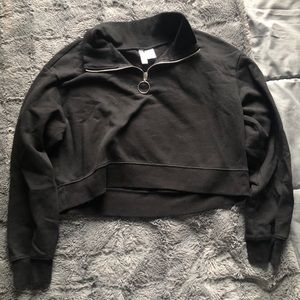 H&M cropped sweatshirt